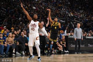 在困境中创 在困境中创